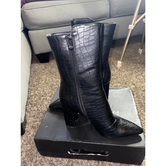 FASHIONNOVA Boot Heels Black Preowned - Picture 5 of 6